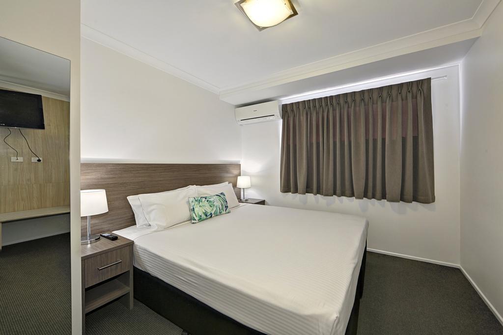 Smart Motels Bert Hinkler Bundaberg Room photo