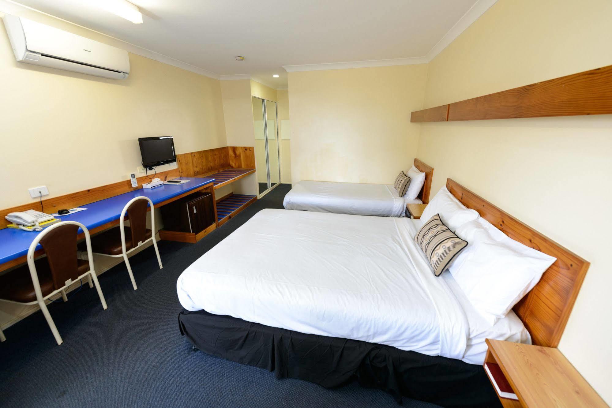 Smart Motels Bert Hinkler Bundaberg Exterior photo